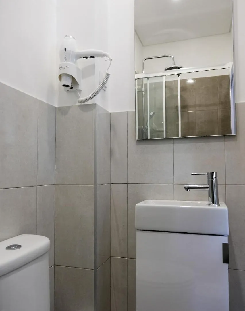 4U Lisbon Airport Suites Guest house