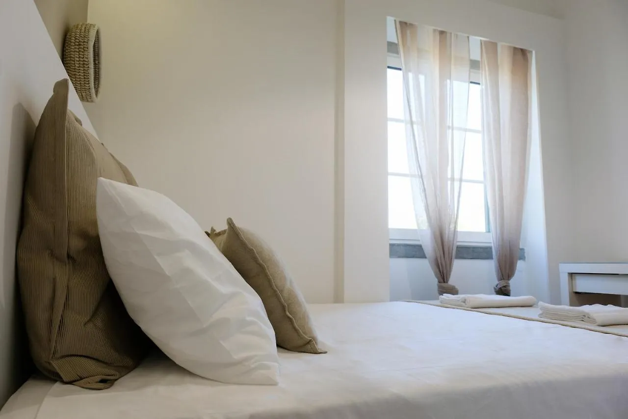 4U Lisbon Airport Suites Guest house