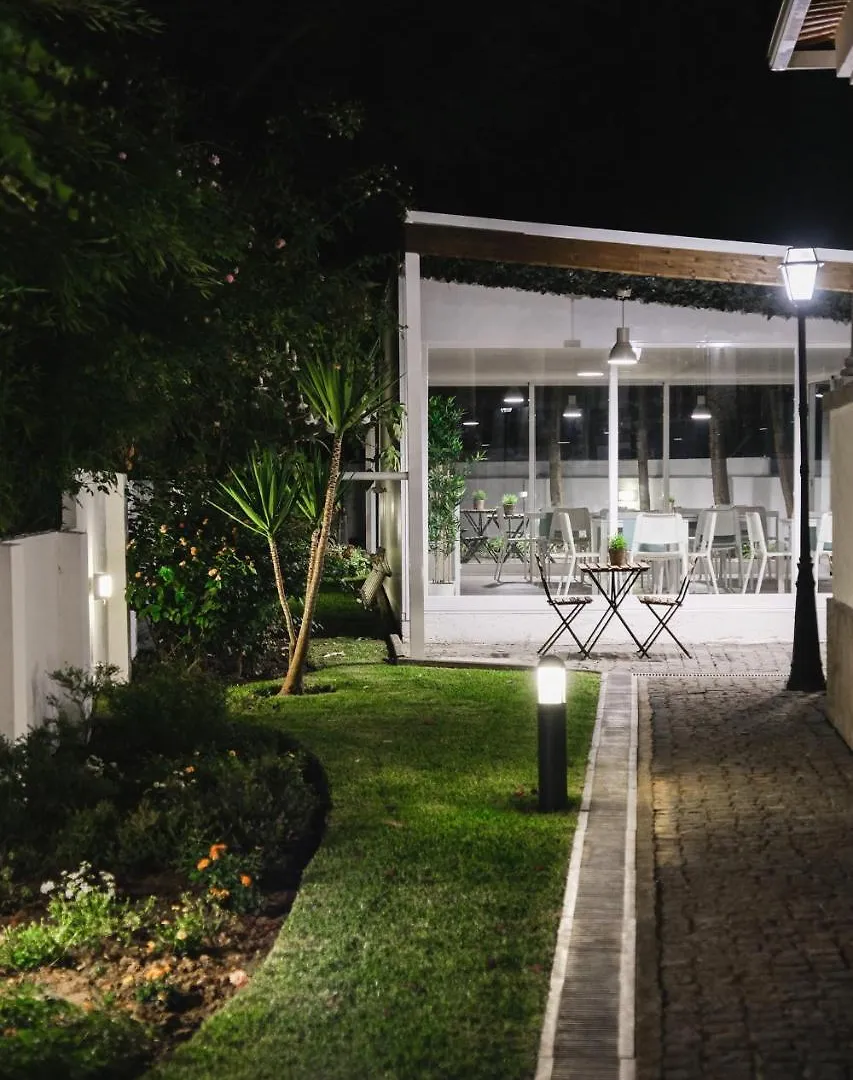 4U Lisbon Airport Suites Guest house