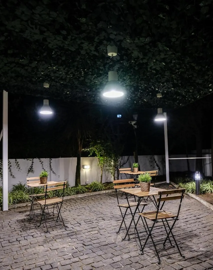 4U Lisbon Airport Suites בית הארחה