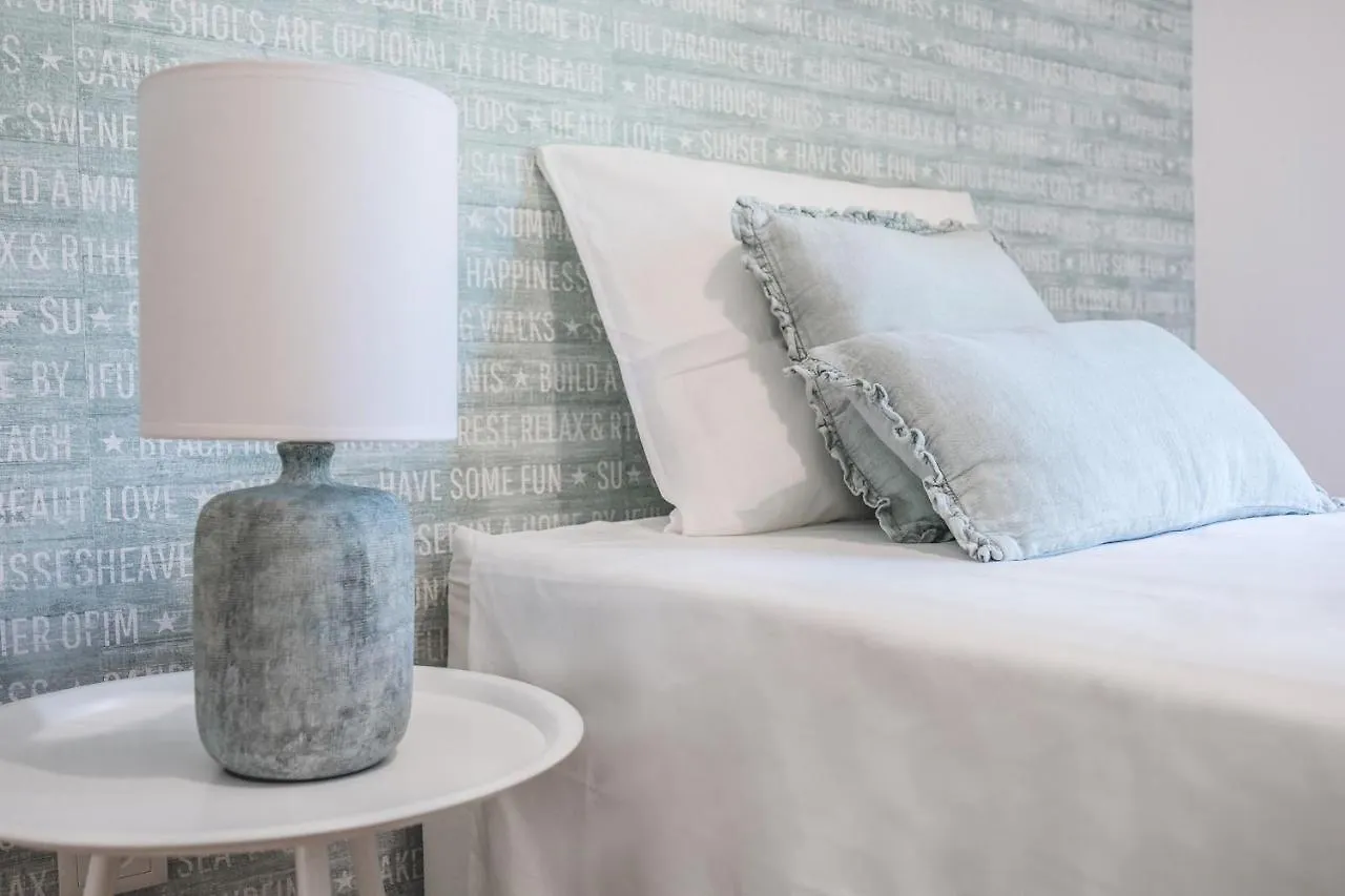 Гостевой дом 4U Lisbon Airport Suites