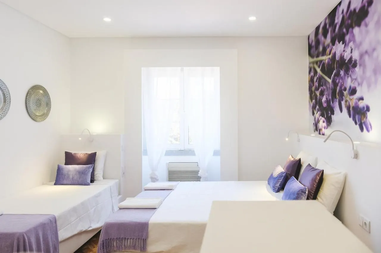 4U Lisbon Airport Suites Гостевой дом