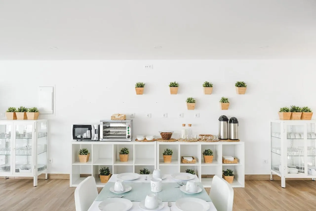 4U Lisbon Airport Suites Португалия