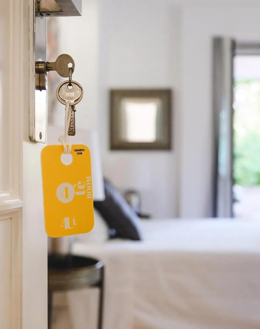 4U Lisbon Airport Suites Гостевой дом