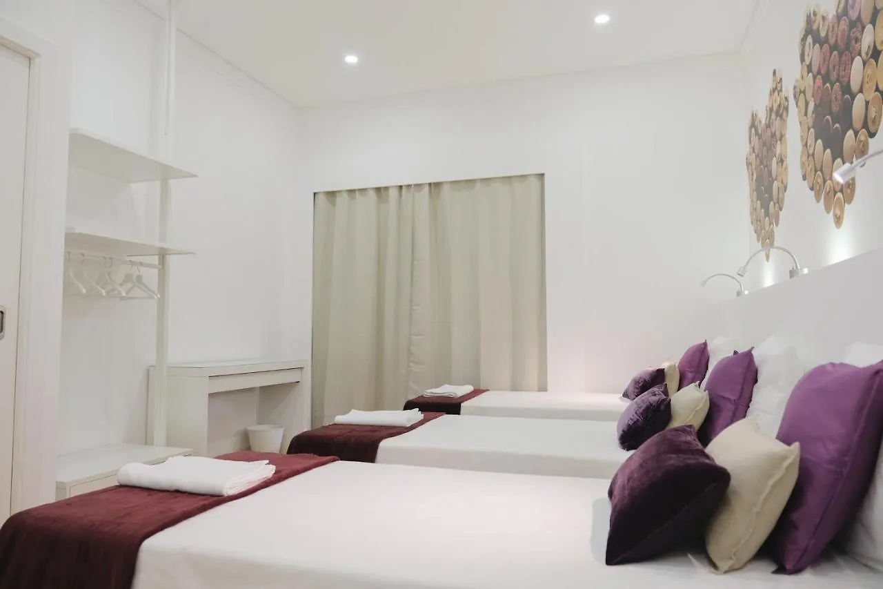 4U Lisbon Airport Suites Гостевой дом