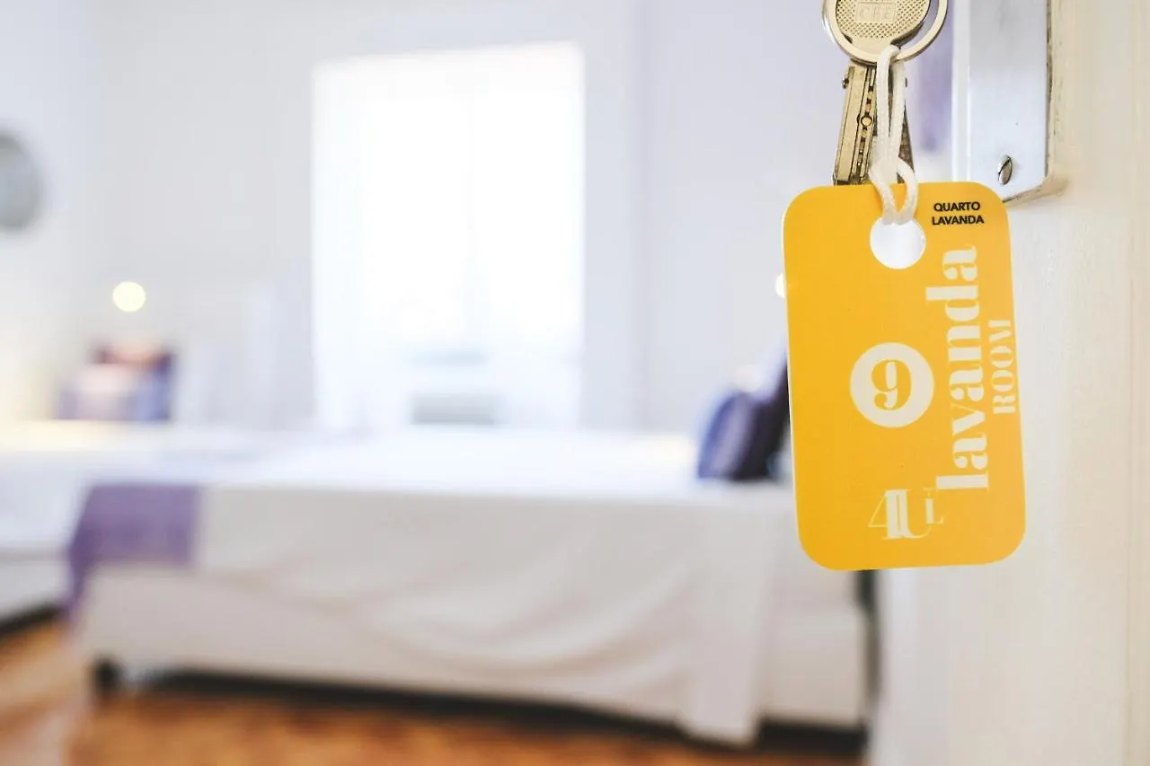 4U Lisbon Airport Suites 2*,