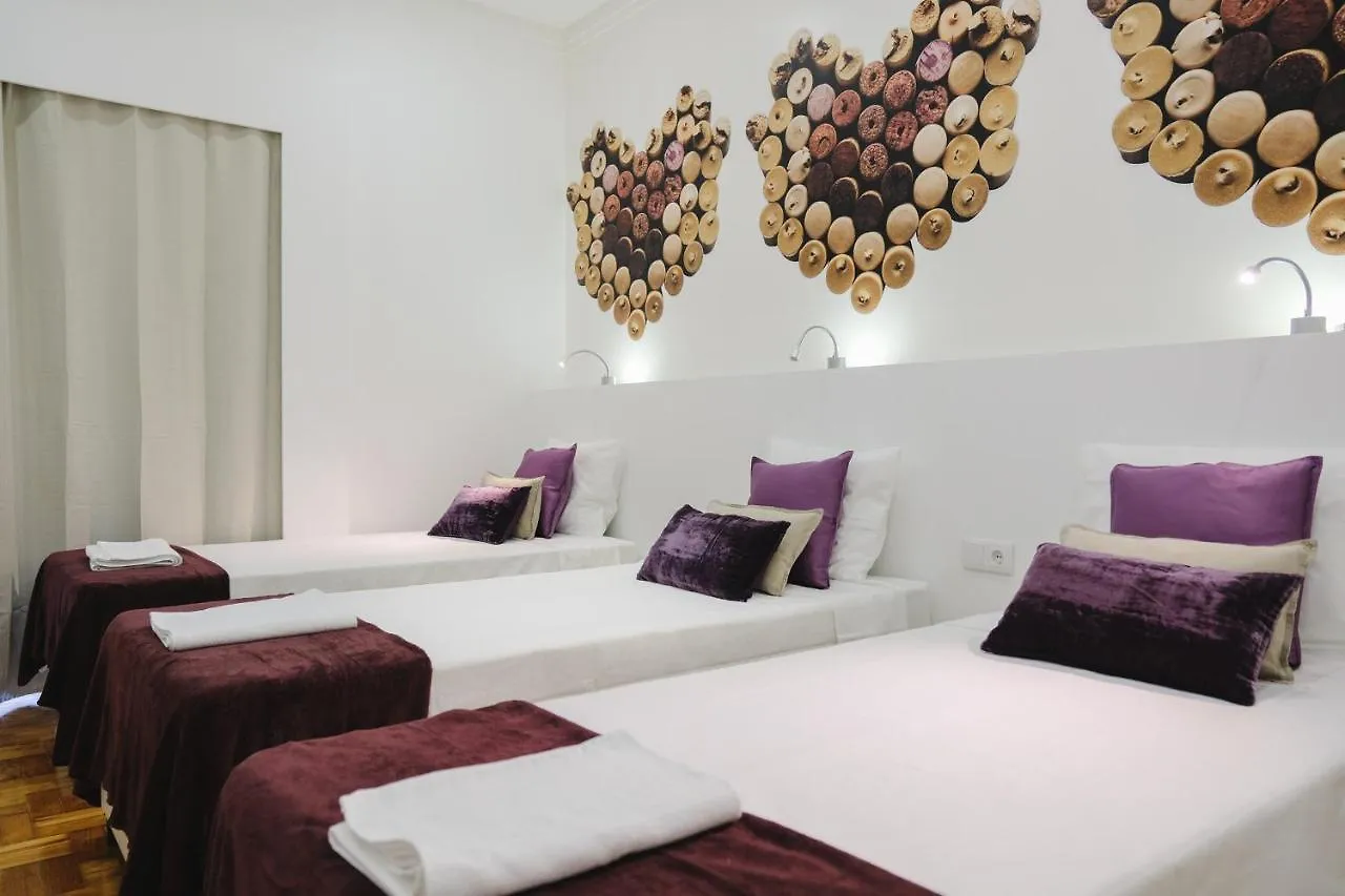 4U Lisbon Airport Suites 2*,